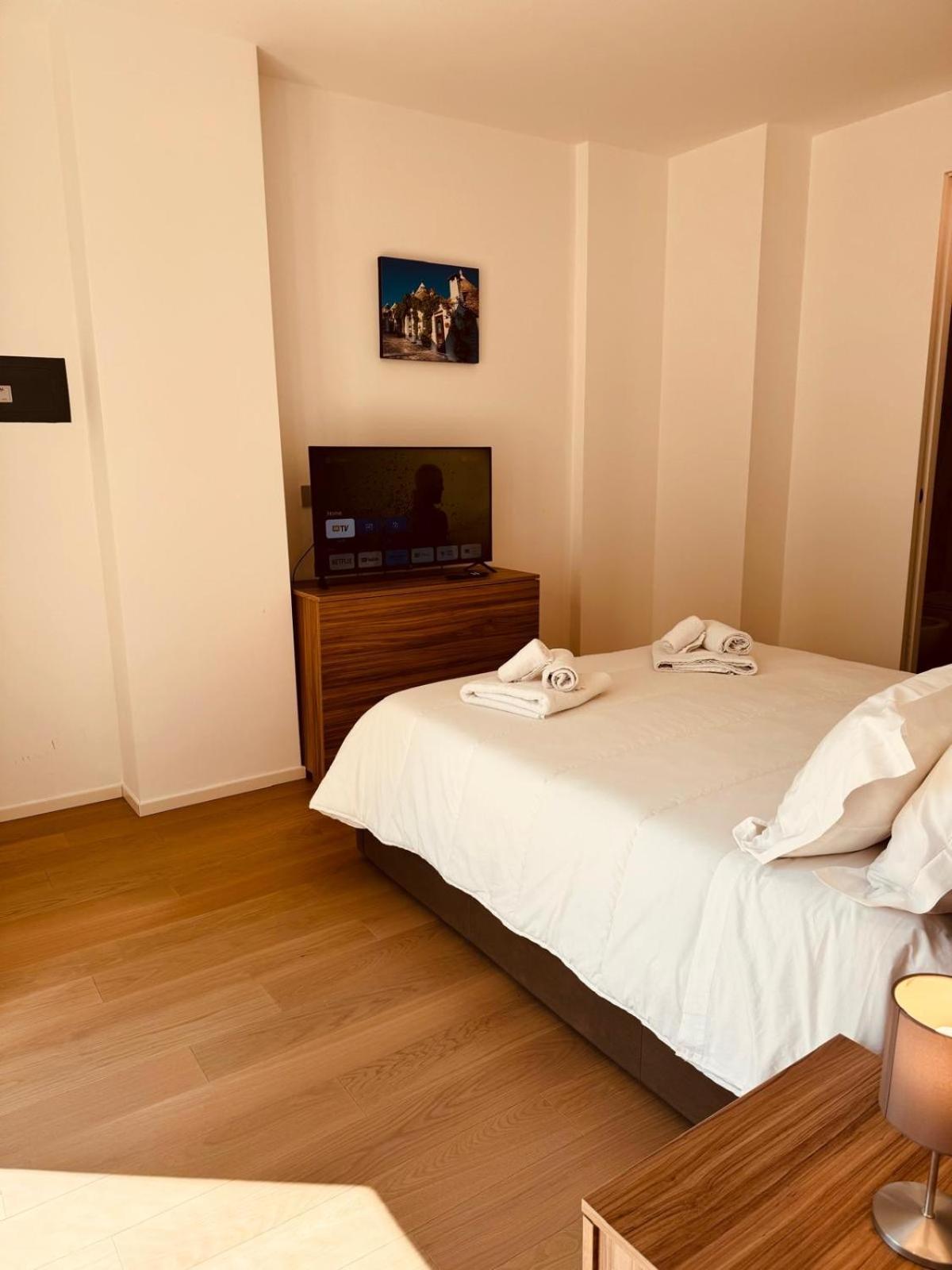 Piccinni Exclusive Suite 5 Bari Exteriör bild